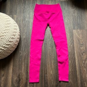 ALOHA Collection High-Rise Leggings in Hot Pink
